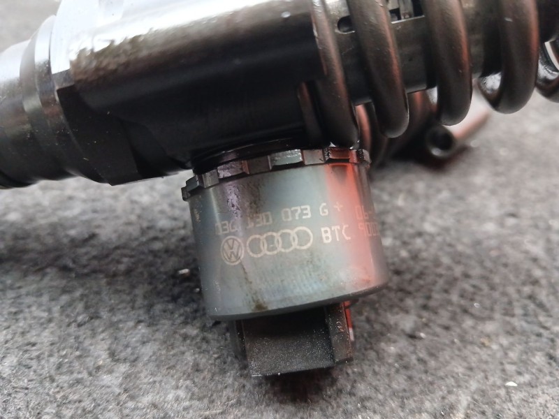 Recambio de inyector para dodge caliber 2.0 16v crd cat referencia OEM IAM 03G130073G - 0414720404 BOSCH 