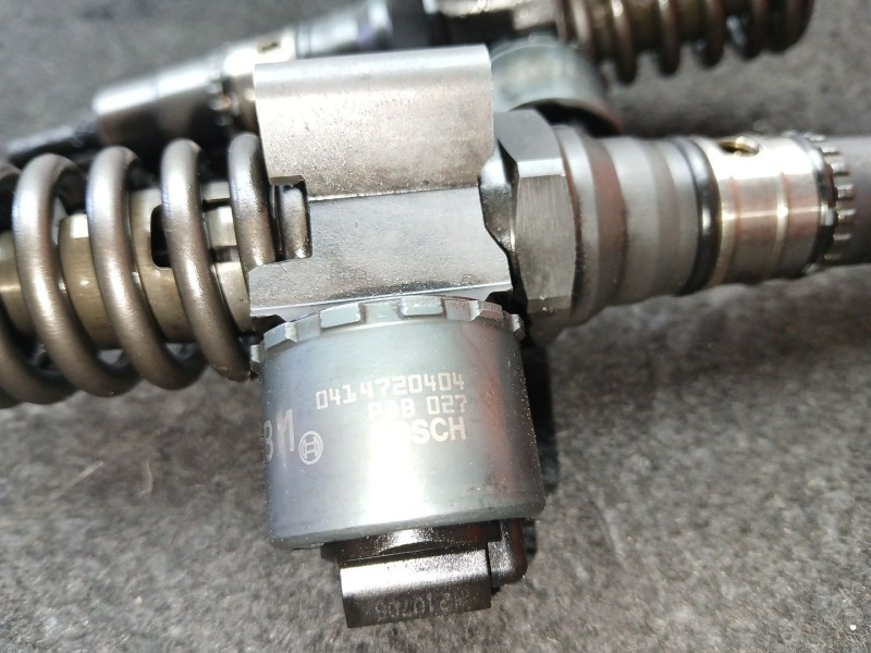 Recambio de inyector para dodge caliber 2.0 16v crd cat referencia OEM IAM 03G130073G - 0414720404 BOSCH 