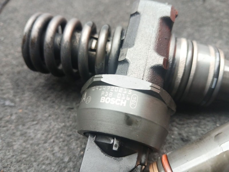Recambio de inyector para volkswagen golf v (1k1) 1.9 tdi referencia OEM IAM 038130073AG - 0414720215  