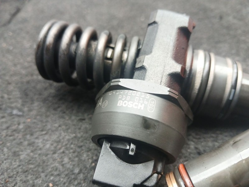 Recambio de inyector para volkswagen golf v (1k1) 1.9 tdi referencia OEM IAM 038130073AG - 041472021  