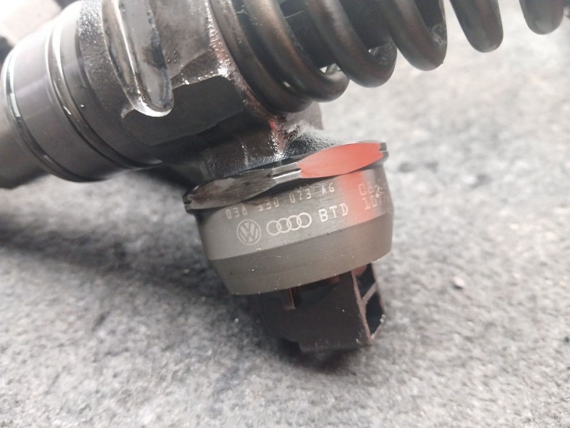 Recambio de inyector para volkswagen golf v (1k1) 1.9 tdi referencia OEM IAM 038130073AG - 041472021  