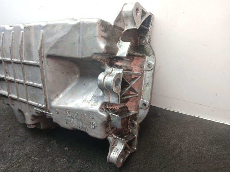 Recambio de carter para dodge caliber 2.0 16v crd cat referencia OEM IAM 03G103603AA  