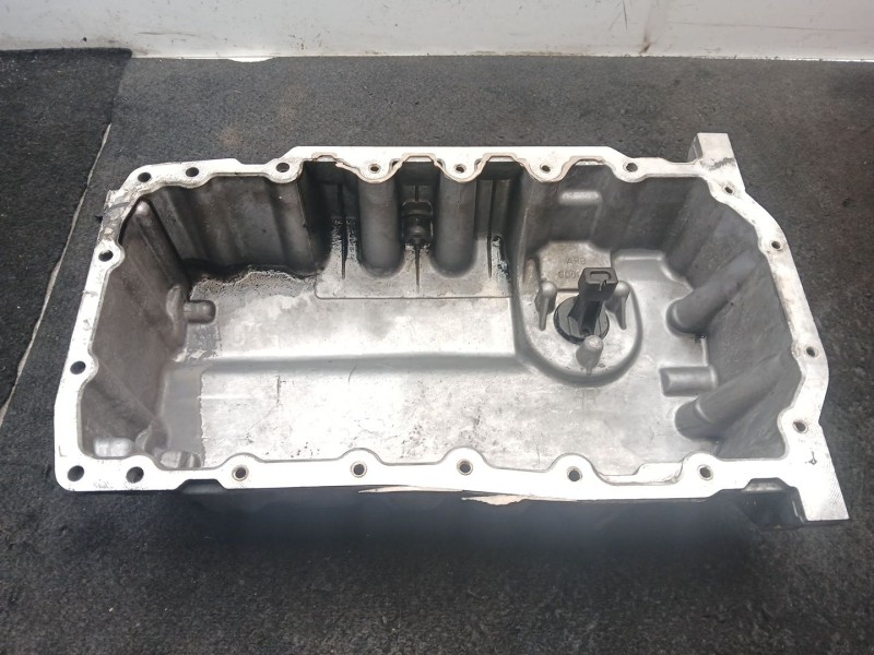 Recambio de carter para volkswagen golf vi (5k1) 1.6 tdi referencia OEM IAM 03G103603 CON SENSOR 
