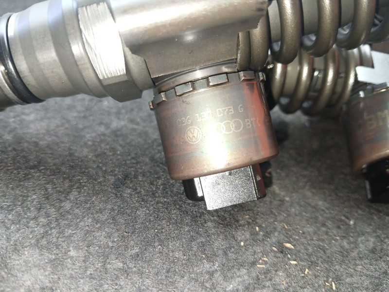 Recambio de inyector para audi a6 c6 (4f2) 2.0 tdi referencia OEM IAM 03G130073G - 0414720404  