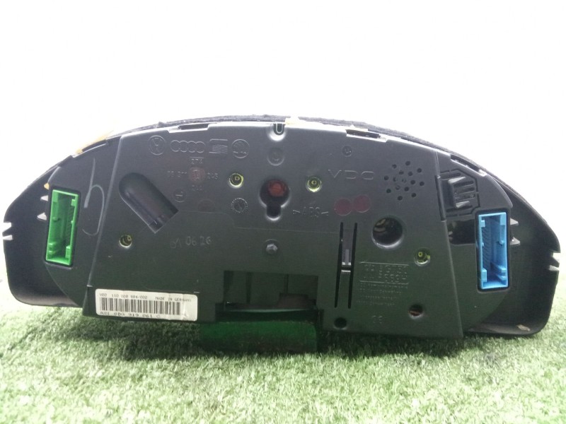Recambio de cuadro instrumentos para audi a4 b5 (8d2) 1.8 referencia OEM IAM 8D0919861C - 110008884002 2.CONECTORES 