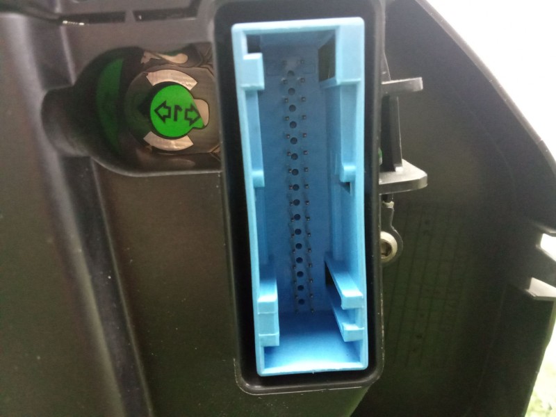 Recambio de cuadro instrumentos para audi a4 b5 (8d2) 1.8 referencia OEM IAM 8D0919861C - 110008884002 2.CONECTORES 