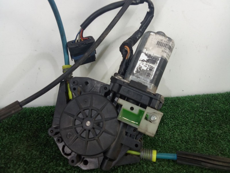 Recambio de elevalunas delantero izquierdo para alfa romeo gt (937_) 1.9 jtd (937cxn1b) referencia OEM IAM 606815930 ELECTRICO -
