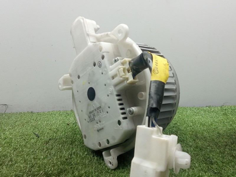 Recambio de motor calefaccion para lexus is ii (_e2_) 220d (ale20) referencia OEM IAM 2726000331 Ø152MM - 3.PINES 