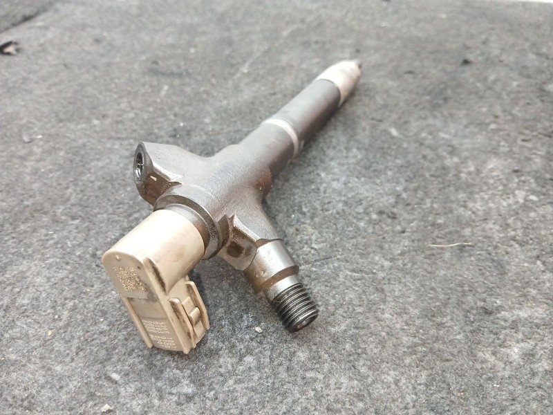 Recambio de inyector para toyota avensis sedán (_t27_) 2.0 d-4d (adt270_) referencia OEM IAM DCRI200430 - 04E01376  