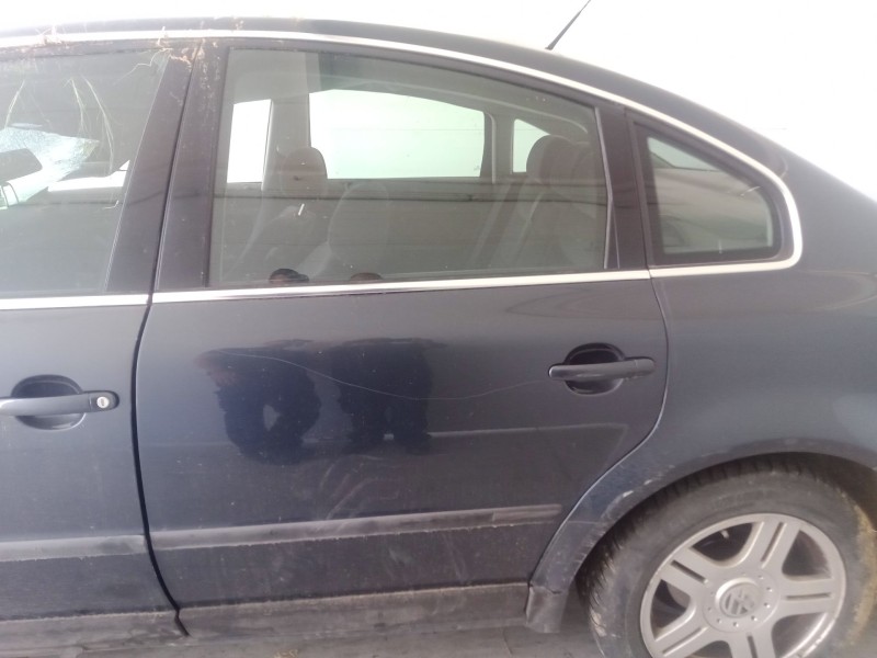 Recambio de puerta trasera izquierda para volkswagen passat b5 (3b2) 1.9 tdi referencia OEM IAM   