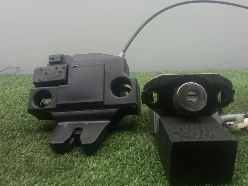 Recambio de cerradura maletero / porton para lexus is ii (_e2_) 220d (ale20) referencia OEM IAM  3.PINES 