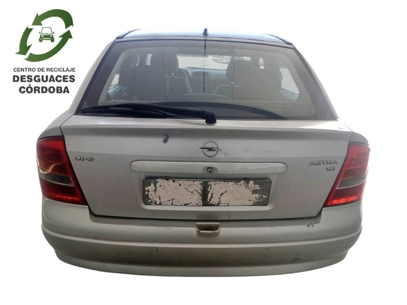 opel astra g berlina del año 2002