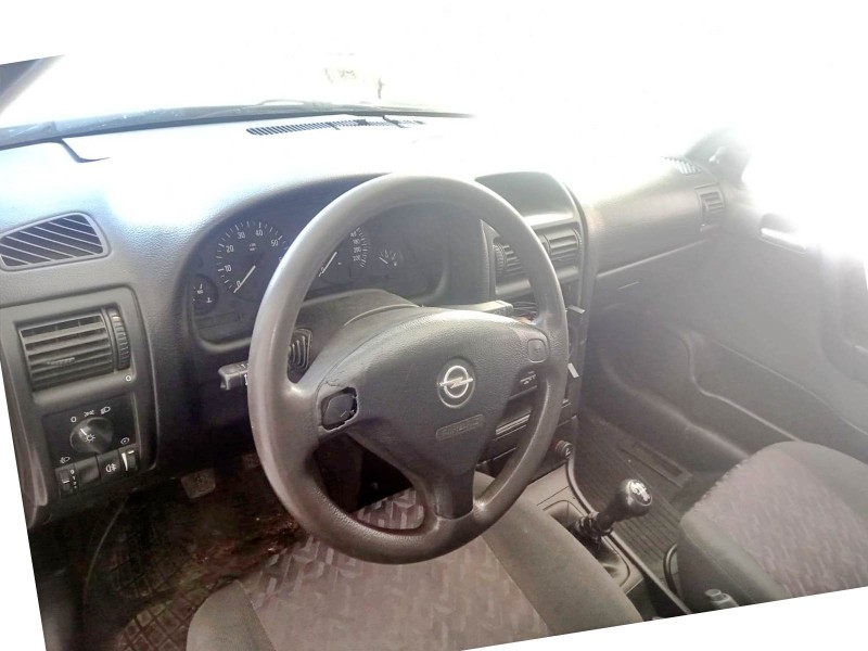 opel astra g berlina del año 2002