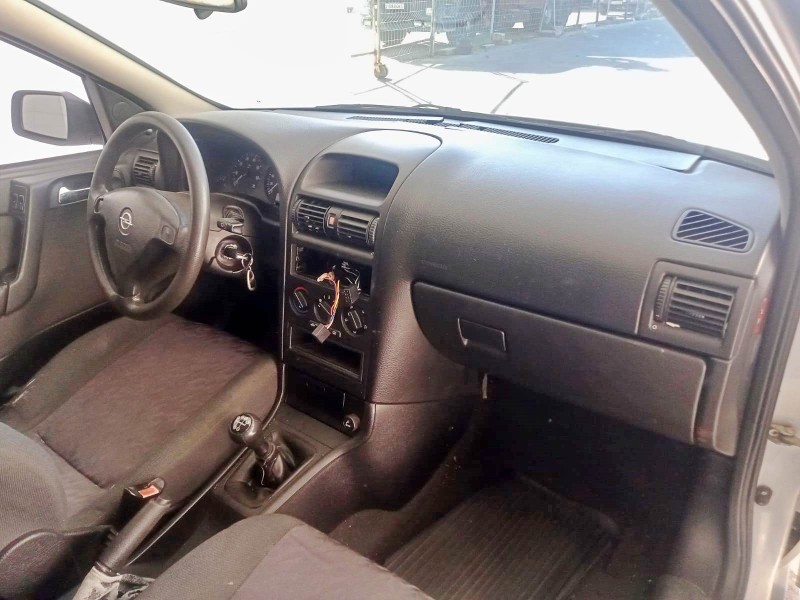 opel astra g berlina del año 2002
