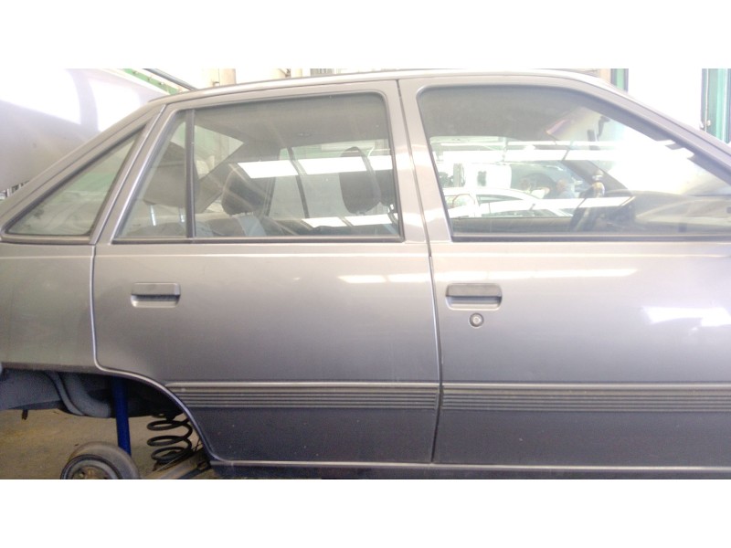 Recambio de puerta trasera derecha para opel kadett e hatchback (t85) 1.6 s (c08, c48, d08, d48) referencia OEM IAM   