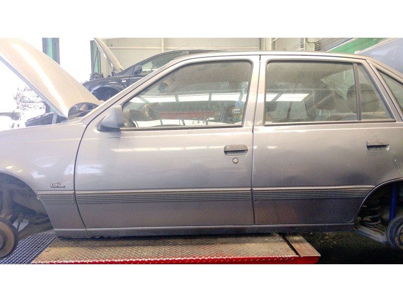 Recambio de puerta delantera izquierda para opel kadett e hatchback (t85) 1.6 s (c08, c48, d08, d48) referencia OEM IAM   