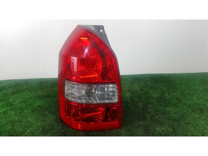 Recambio de piloto trasero izquierdo para hyundai tucson (jm) 2.0 a las 4 ruedas referencia OEM IAM 924012E0 6.PINES HALOGENO