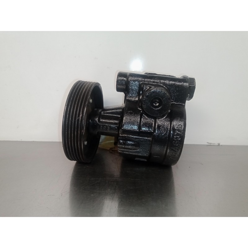 Recambio de bomba servodireccion para volvo v40 familiar 1.9 diesel referencia OEM IAM 7846075-7700105711B  04090300