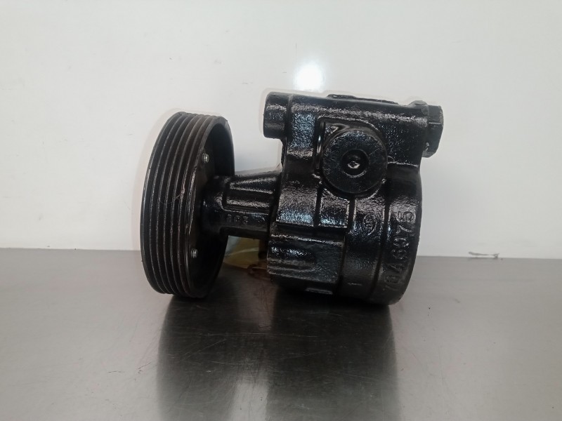 Recambio de bomba servodireccion para volvo v40 familiar 1.9 diesel referencia OEM IAM 7846075-7700105711B  04090300