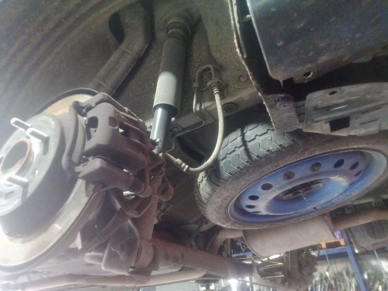 Recambio de amortiguador trasero izquierdo para kia carens iv 1.7 crdi referencia OEM IAM   