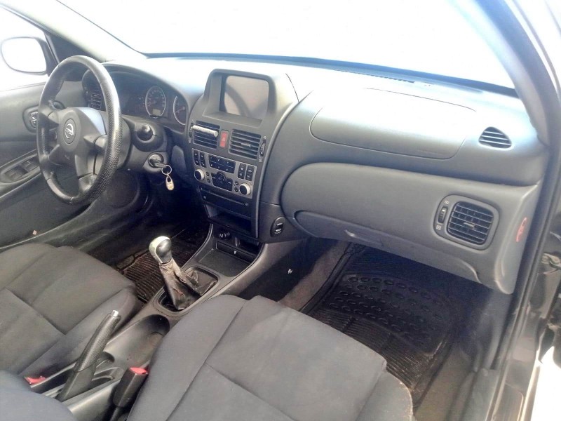 nissan almera ii hatchback (n16) del año 2005