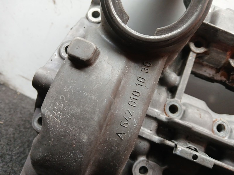 Recambio de tapa balancines para jeep grand cherokee iii (wh, wk) 3.0 crd 4x4 referencia OEM IAM A6420101030  