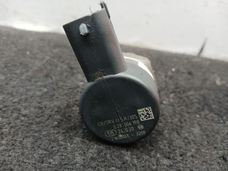 Recambio de sensor presion para fuso (mitsubishi) canter 7c18 referencia OEM IAM 0281006198  