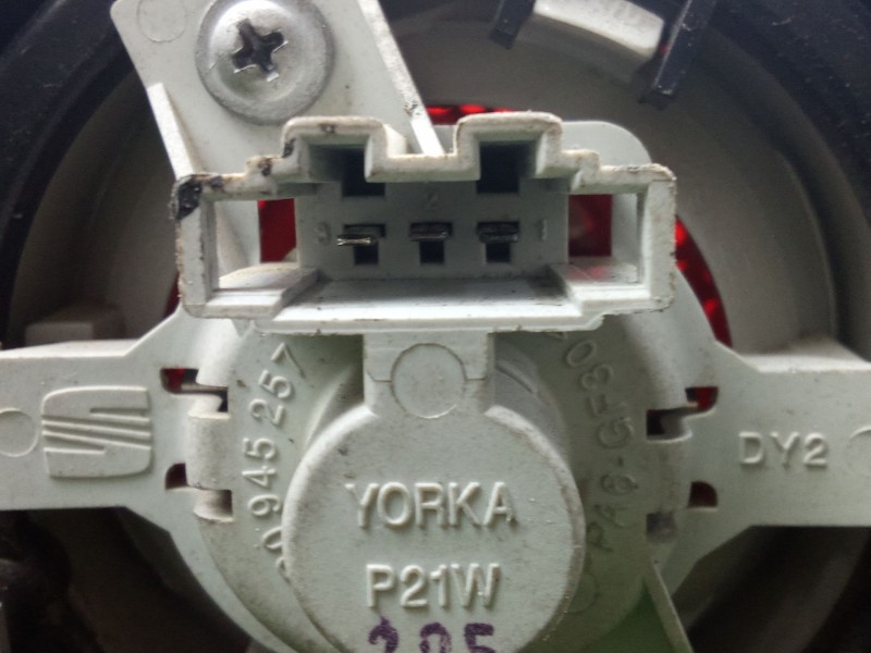 Recambio de piloto trasero derecho para seat altea (5p1) 1.9 tdi referencia OEM IAM 45349 3 PINES  