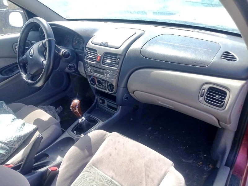 nissan almera ii (n16) del año 2001