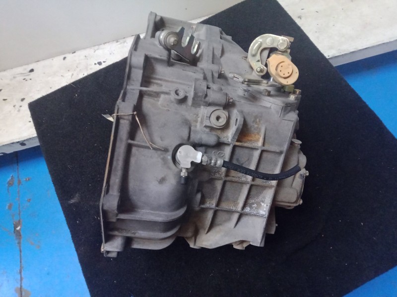 Recambio de caja cambios para opel vectra b berlina 2.0 dti referencia OEM IAM F23SP 5.VELOCIDADES MANUAL