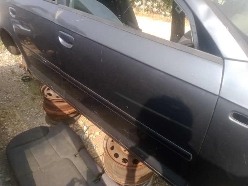 Recambio de puerta delantera derecha para audi a3 (8p) 2.0 tdi referencia OEM IAM   