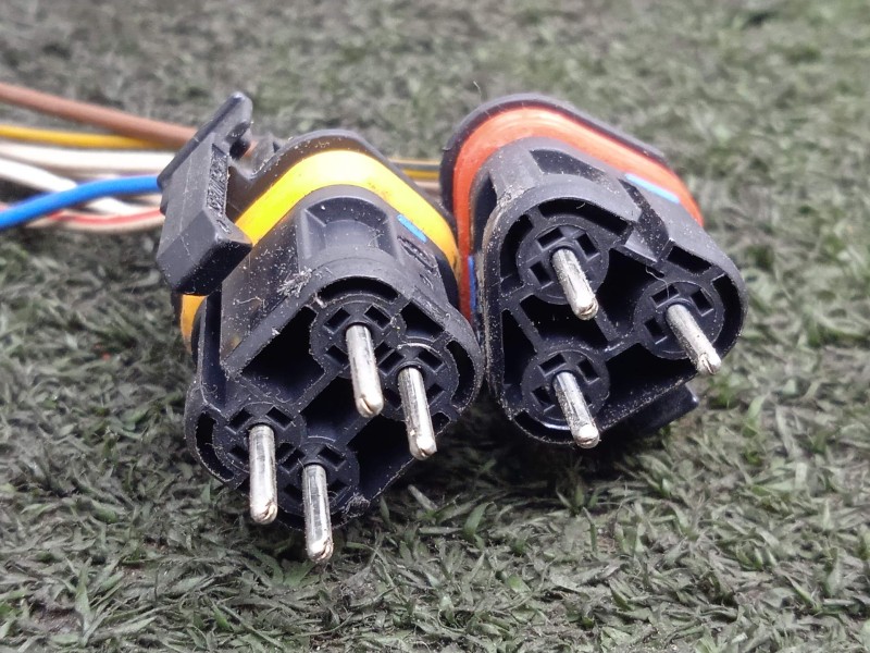 Recambio de cerradura puerta delantera derecha para man tg - l 12.xxx 7.0 referencia OEM IAM 81626806122  