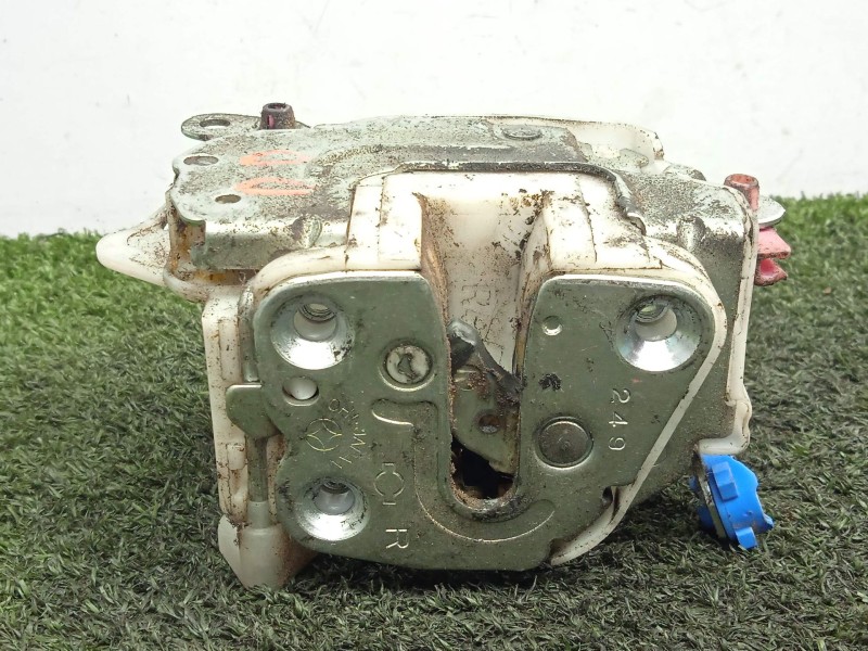 Recambio de cerradura puerta delantera derecha para nissan cabstar e 3.0 diesel referencia OEM IAM SIN REFERENCIA  
