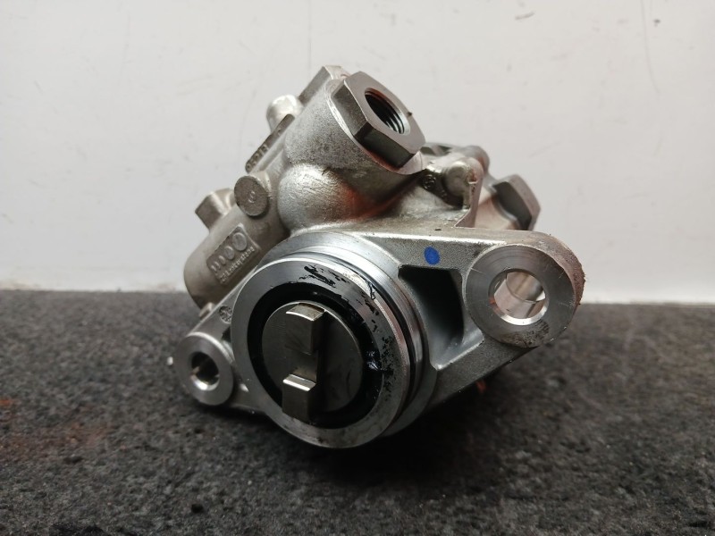 Recambio de depresor freno / bomba vacio para fuso (mitsubishi) canter 7c18 referencia OEM IAM 504371397 - 7693955610  