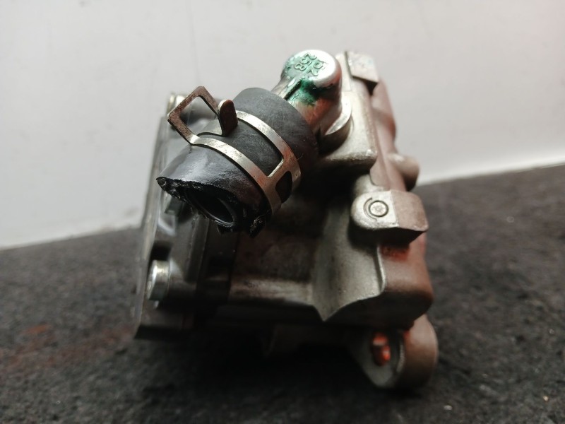 Recambio de depresor freno / bomba vacio para fuso (mitsubishi) canter 7c18 referencia OEM IAM 504371397 - 7693955610  