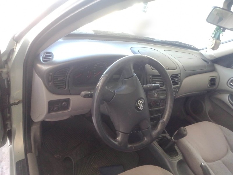 nissan almera ii (n16) del año 2001