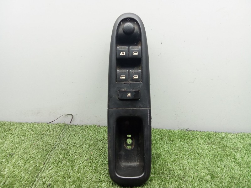 Recambio de mando elevalunas delantero izquierdo para peugeot 406 (8b) 2.0 hdi 90 referencia OEM IAM  4.BOTONES 