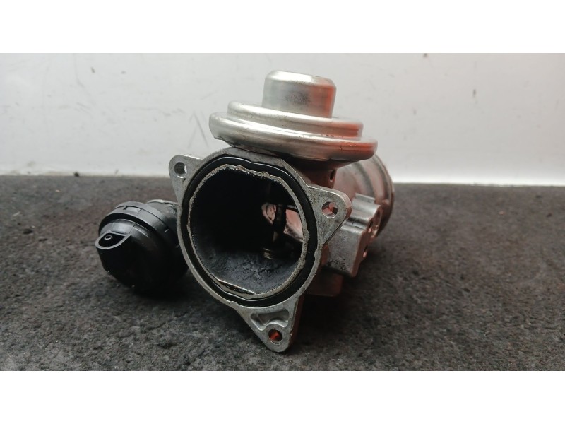 Recambio de valvula egr para volkswagen passat b5.5 (3b3) 1.9 tdi referencia OEM IAM 038131501AL - 038129637A  