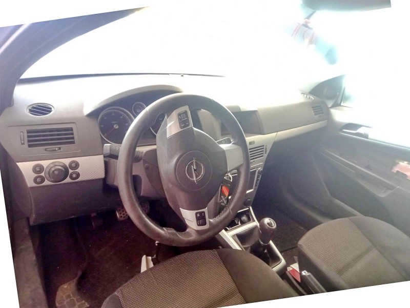 opel astra h gtc (a04) del año 2006