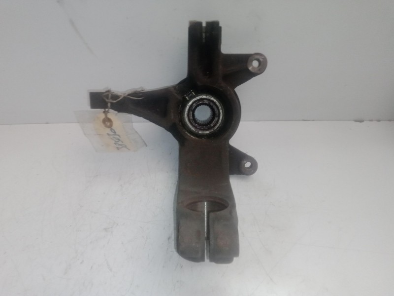 Recambio de mangueta delantera derecha para renault scenic ii 1.9 dci diesel referencia OEM IAM   