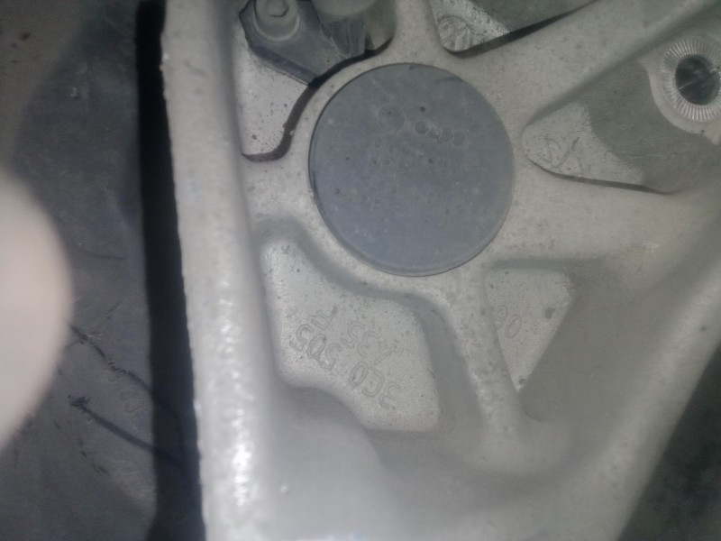 Recambio de mangueta trasera izquierda para volkswagen passat berlina (3c2) 2.0 tdi referencia OEM IAM   