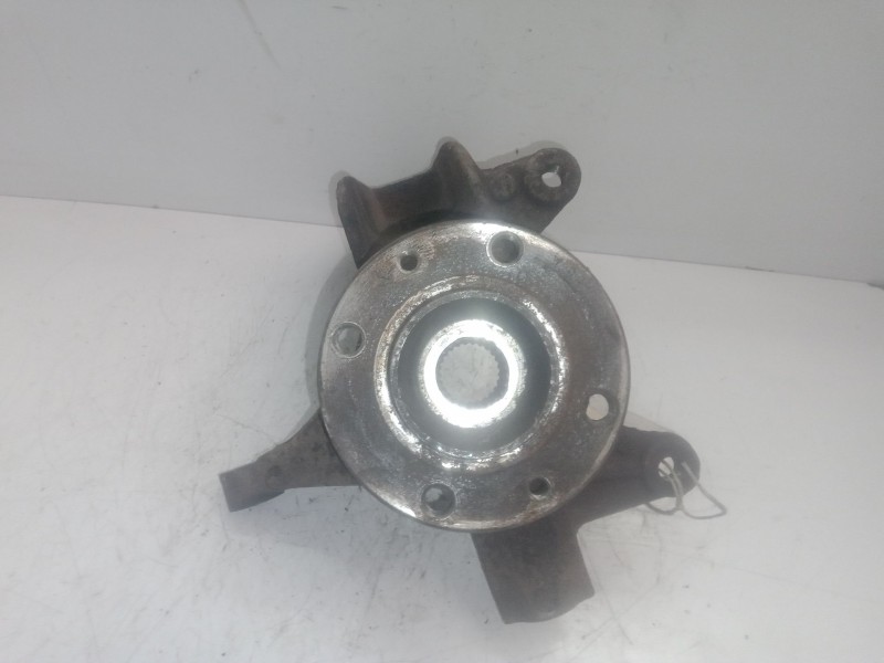 Recambio de mangueta delantera derecha para renault megane ii berlina 3p 1.9 dci diesel referencia OEM IAM   