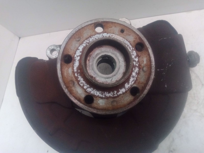 Recambio de mangueta delantera derecha para volvo s60 berlina 2.4 diesel cat referencia OEM IAM   