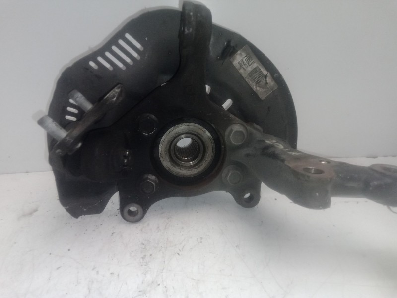 Recambio de mangueta delantera izquierda para toyota auris 1.3 16v cat referencia OEM IAM F06LV - B0063 - 090707  