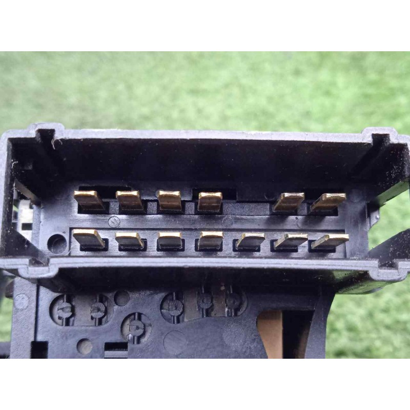 Recambio de mando limpia para dacia logan 1.4 cat referencia OEM IAM 8200213173  