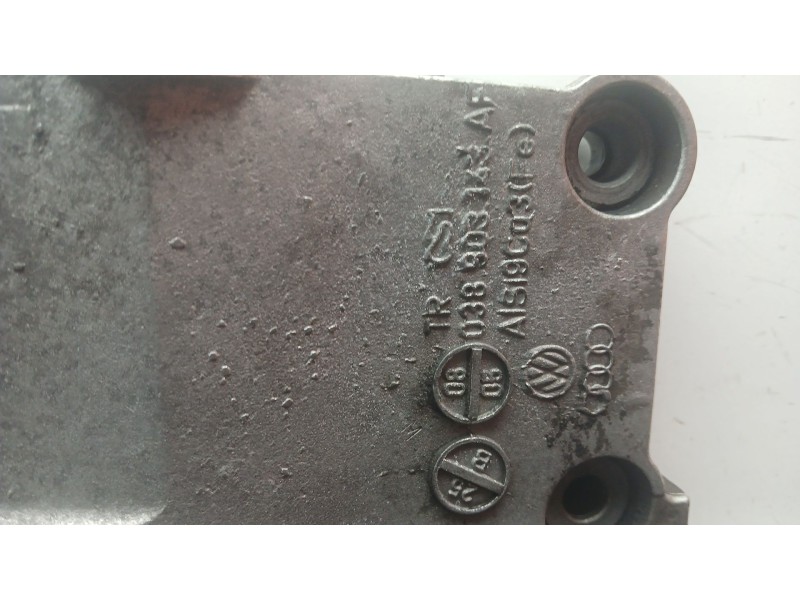 Recambio de soporte alternador para seat toledo iii (5p2) 1.9 tdi referencia OEM IAM 038903143f  