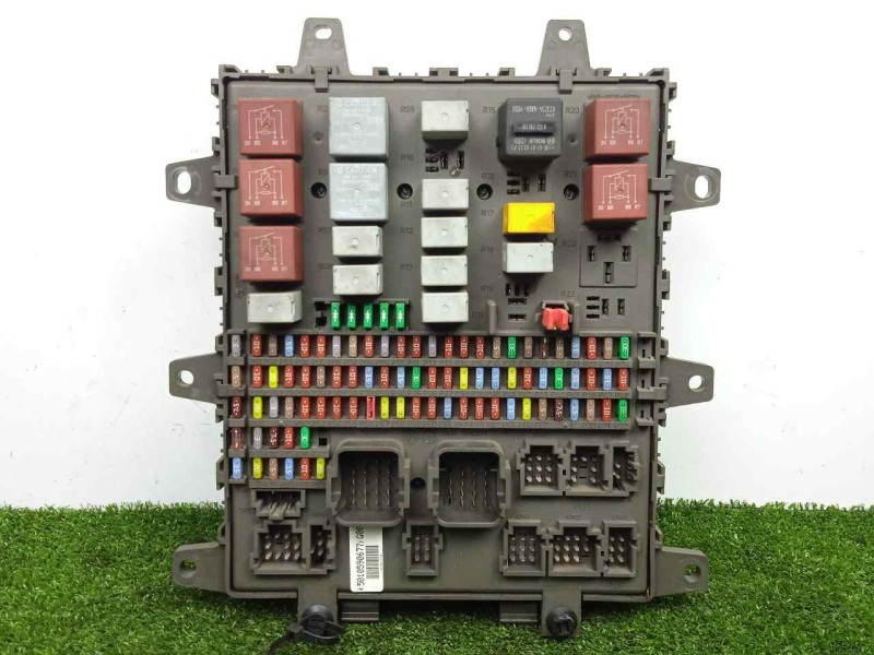 Recambio de caja reles / fusibles para volvo fl xxx 7.2 diesel referencia OEM IAM 518849112-5010590677  