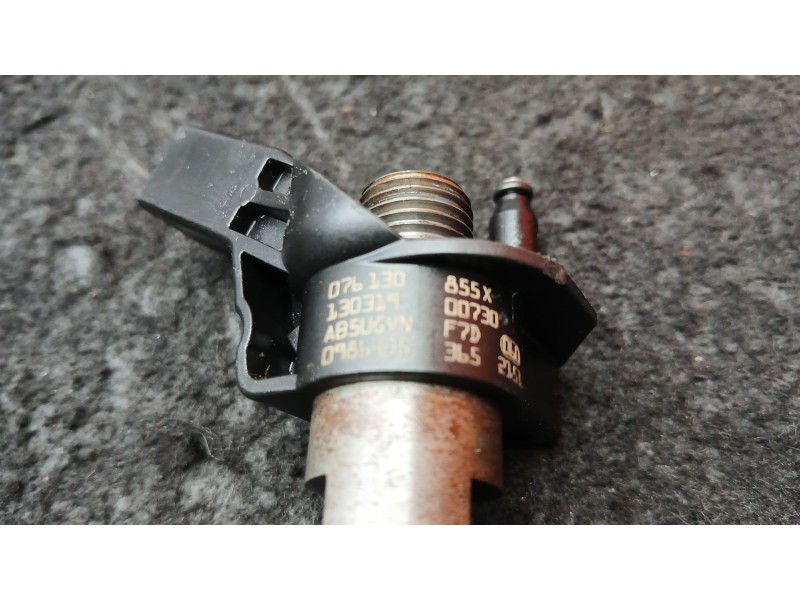 Recambio de inyector para volkswagen crafter 30-50 furgoneta (2e_) 2.5 tdi referencia OEM IAM 076130855X  