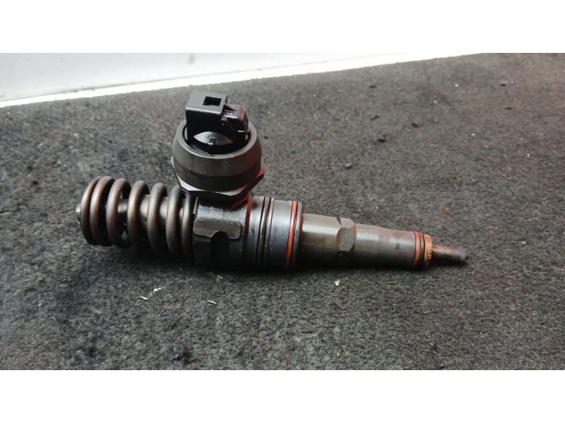 Recambio de inyector para volkswagen passat b5.5 (3b3) 1.9 tdi referencia OEM IAM 038130073AL - 0414720039  
