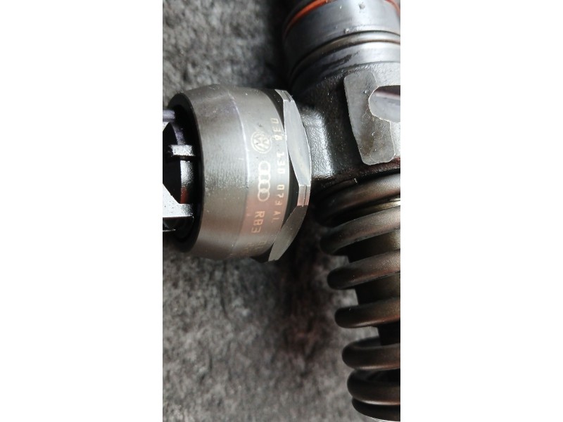 Recambio de inyector para volkswagen passat b5.5 (3b3) 1.9 tdi referencia OEM IAM 038130073AL - 0414720039  